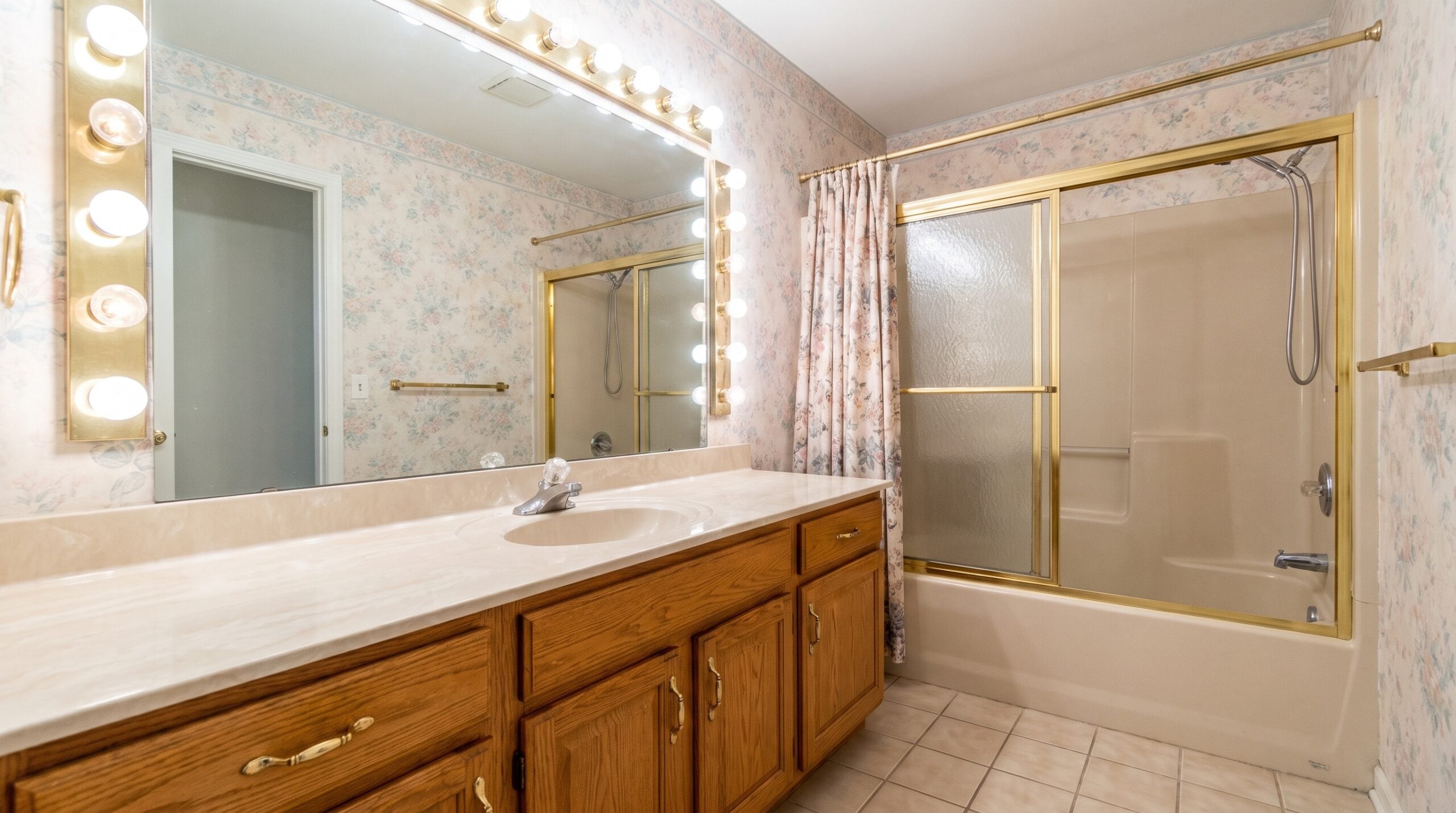 Dated 1990s bathroom before remodel